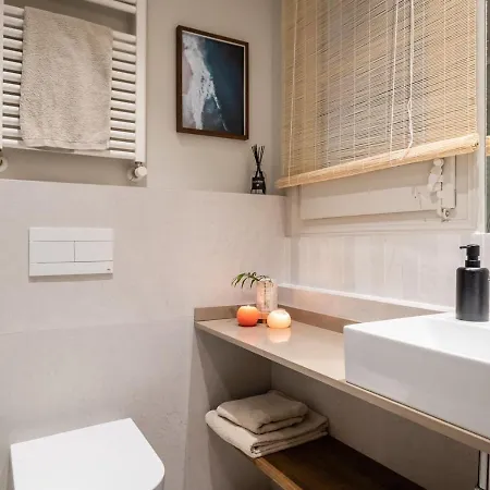 Tomini - 2 Bedrooms In Eixample Esquerra