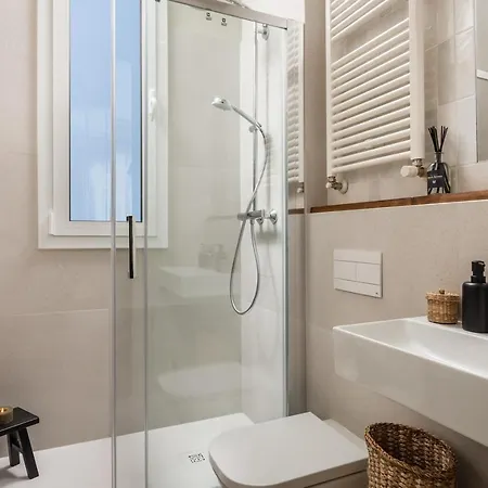 Tomini - 2 Bedrooms In Eixample Esquerra