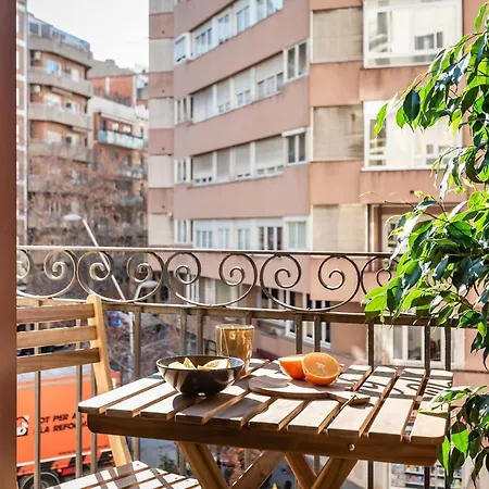 Tomini - 2 Bedrooms In Eixample Esquerra Apartment Barcelona