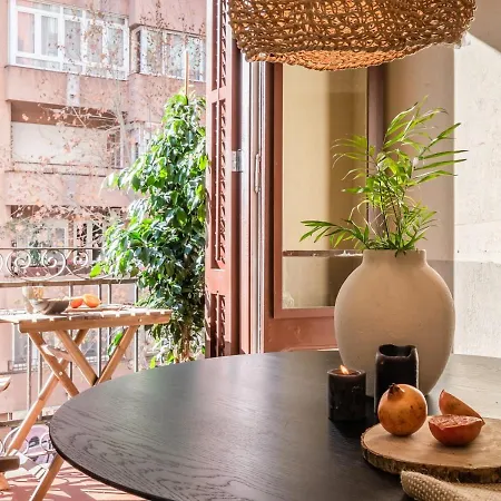 Tomini - 2 Bedrooms In Eixample Esquerra Barcelona