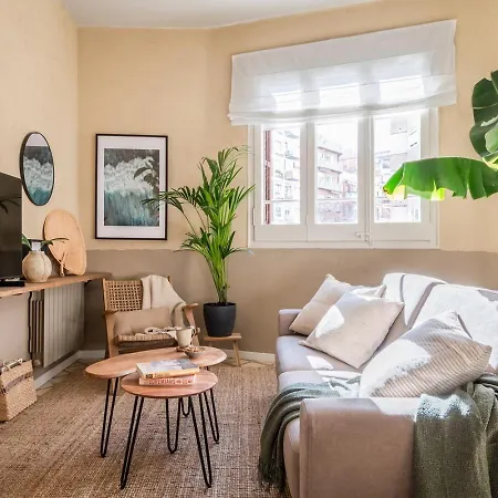 Tomini - 2 Bedrooms In Eixample Esquerra Barcelona